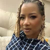 Bossy 🌹 Rose (@BossyRose) Official Clapper | Watch Bossy 🌹 Rose 's ...