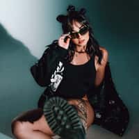 Gabrielle (@Gabriellekayla) Official Clapper | Watch Gabrielle 's