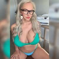 ErikkaDevine (@ErikkaDevine) Official Clapper | Watch ErikkaDevine's