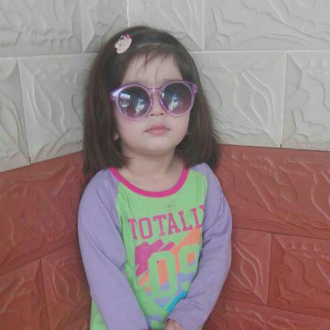 Clapper profile picture for @Momina