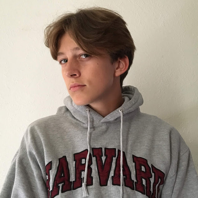 Clapper profile picture for @Grant